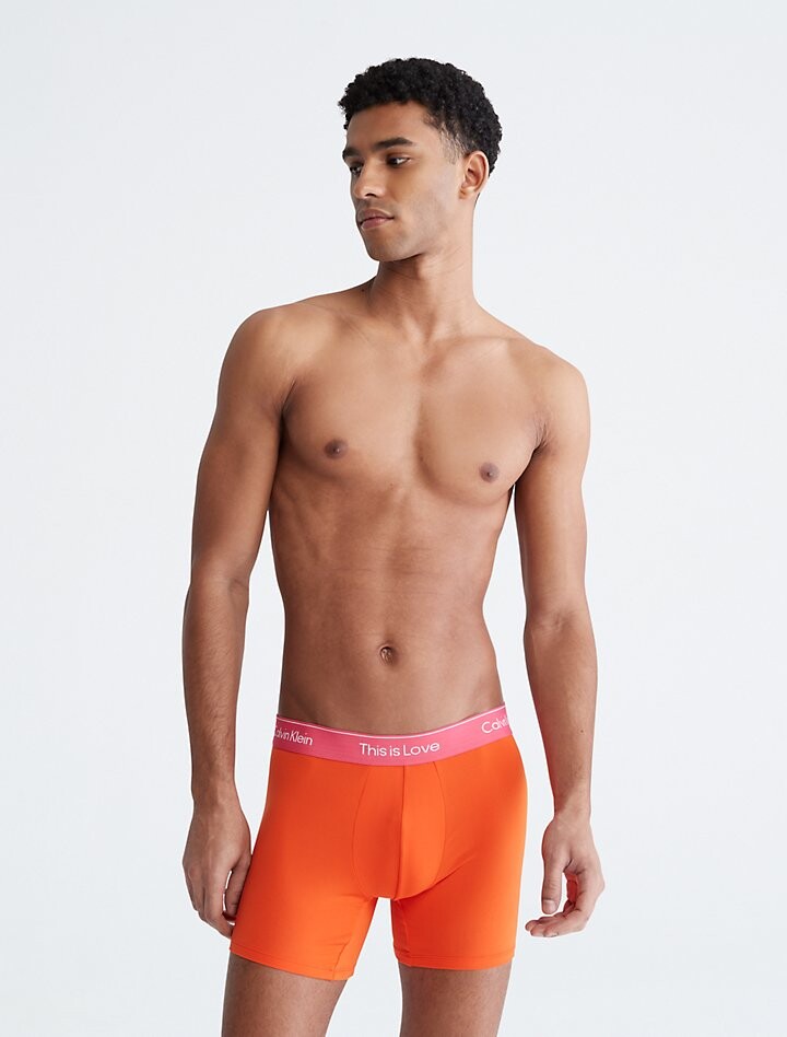 

Тональные трусы-боксеры Pride This Is Love Calvin Klein