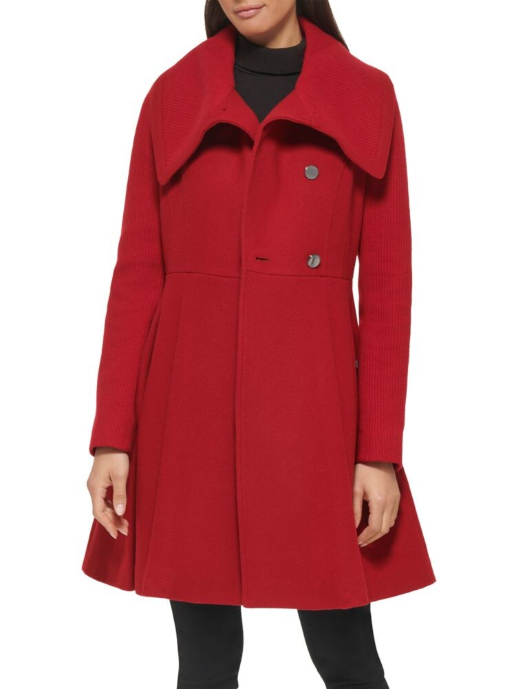 

Плиссированное расклешенное пальто из смесовой шерсти Guess, цвет Fire Red
