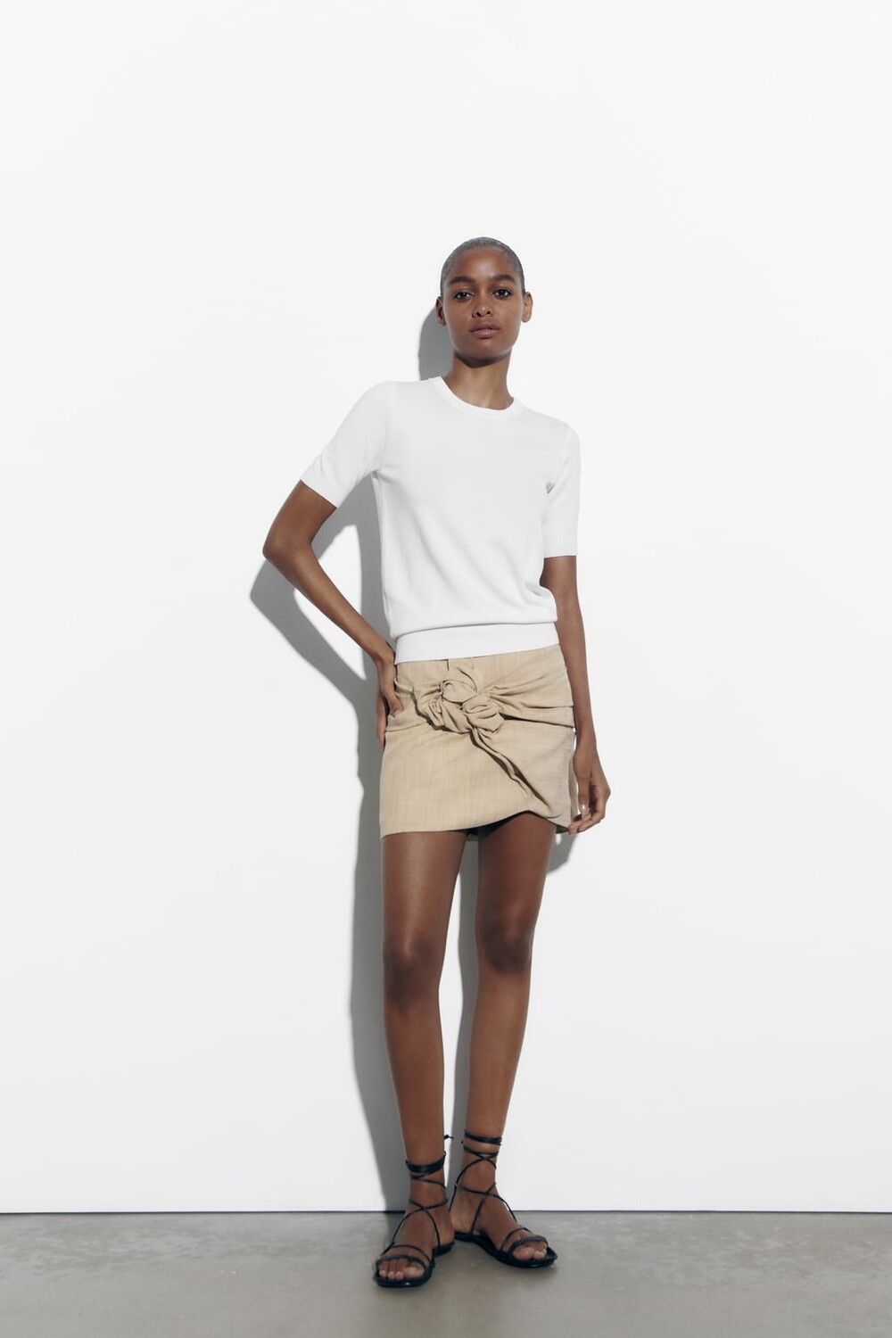 

Короткое вязаное пальто с асимметричным шарфом ZARA, белый