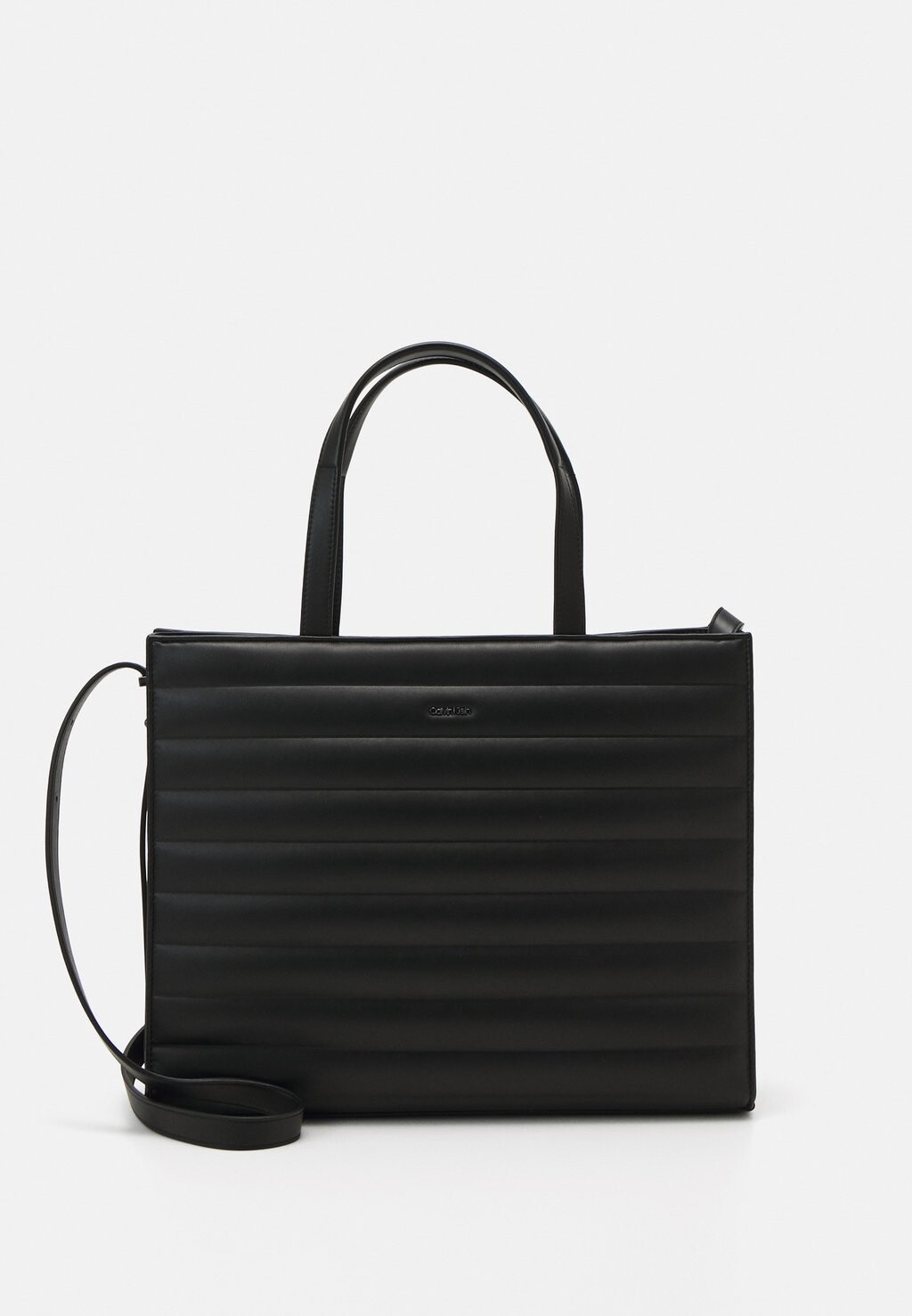 

Большая сумка Line Quilt Medium Tote Calvin Klein, черная
