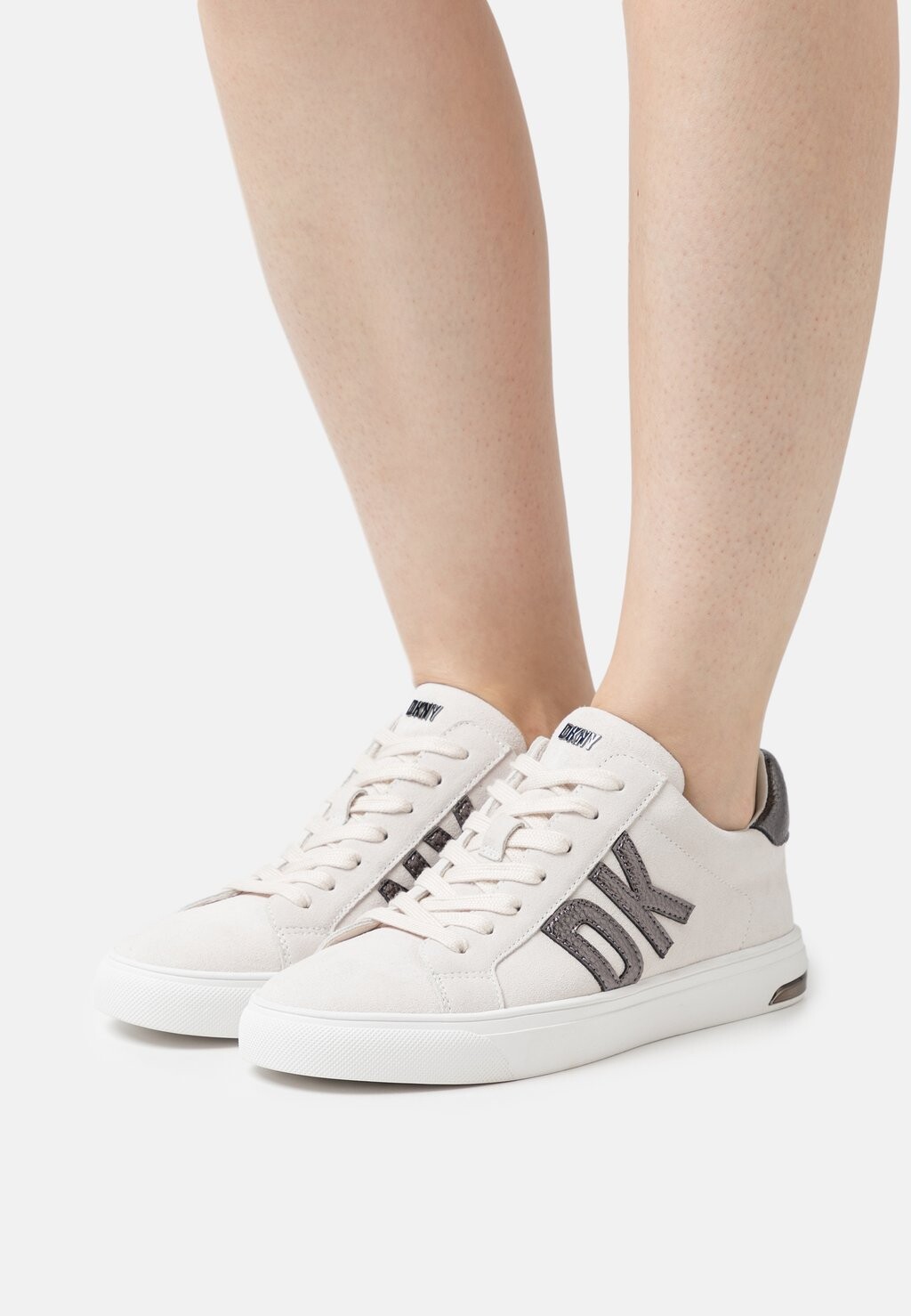 

Кроссовки DKNY, черный