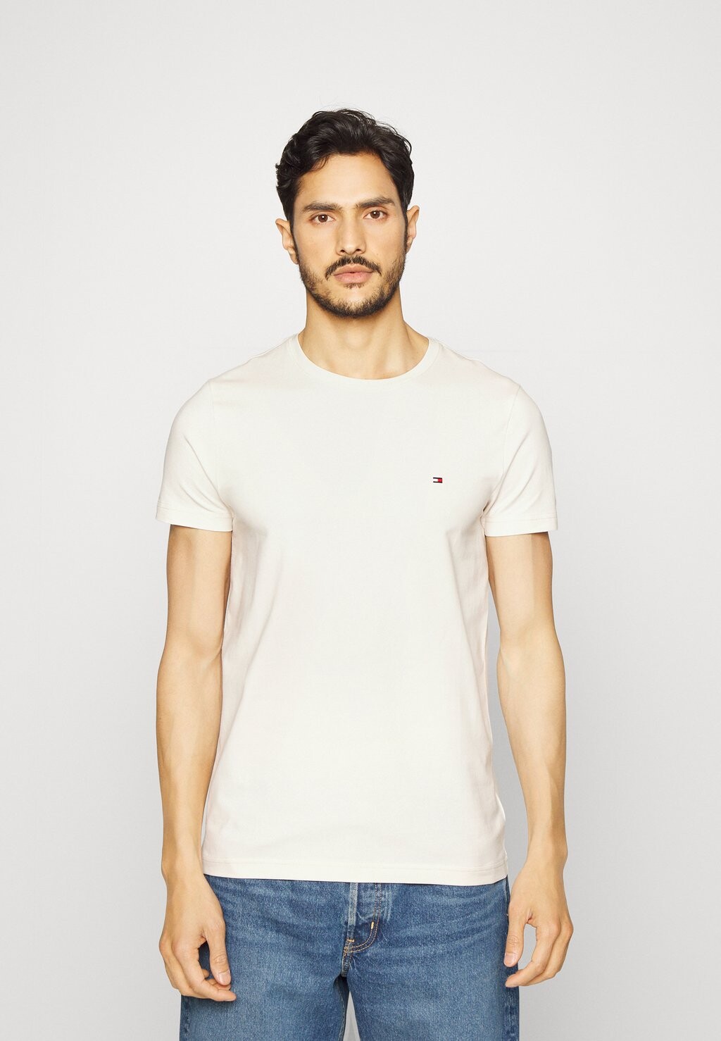 

Базовая футболка ФУТБОЛКА STRETCH SLIM FIT Tommy Hilfiger, потертый белый