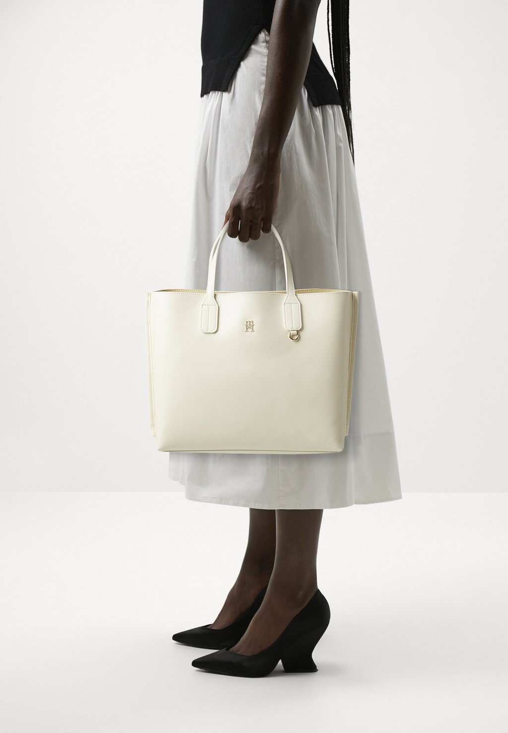 

Сумка для покупок Iconic Satchel Tommy Hilfiger, цвет calico
