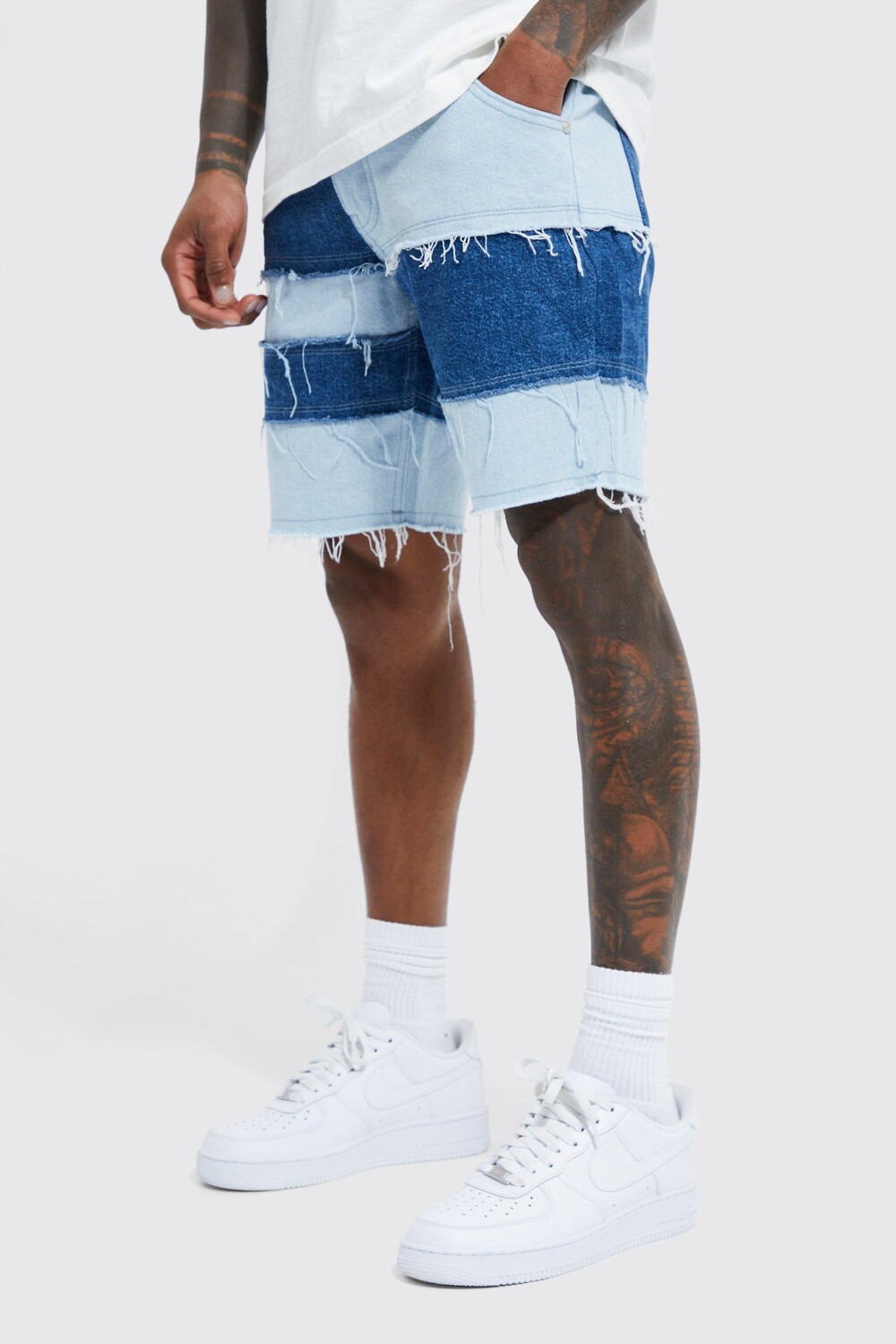 

Прямые джинсовые шорты из жесткой пластинки Boohoo, синий