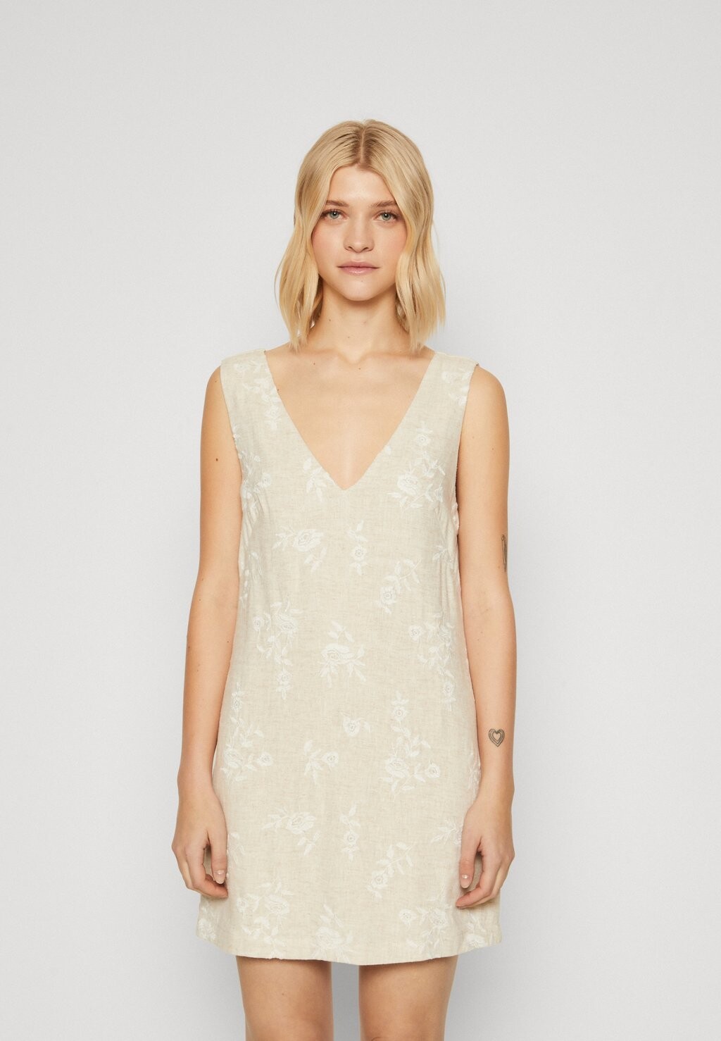 

Платье летнее Vneck Easy Shift Mini Abercrombie & Fitch, цвет taupe/off-white