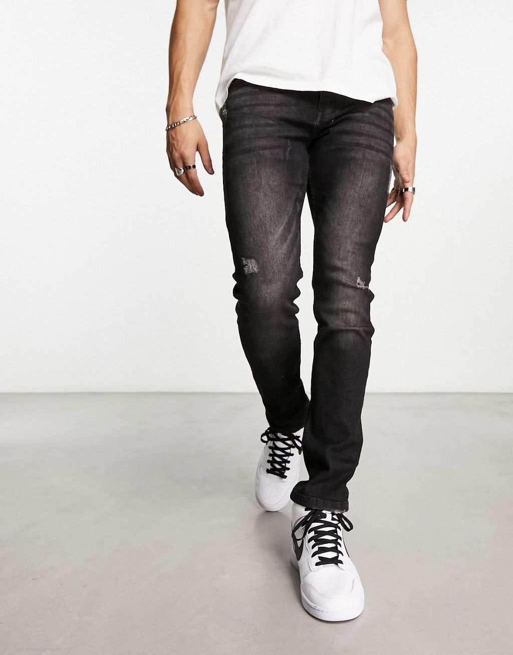 Черные джинсы скинни Bolongaro Trevor черные джоггеры bolongaro trevor sport с белой окантовкой