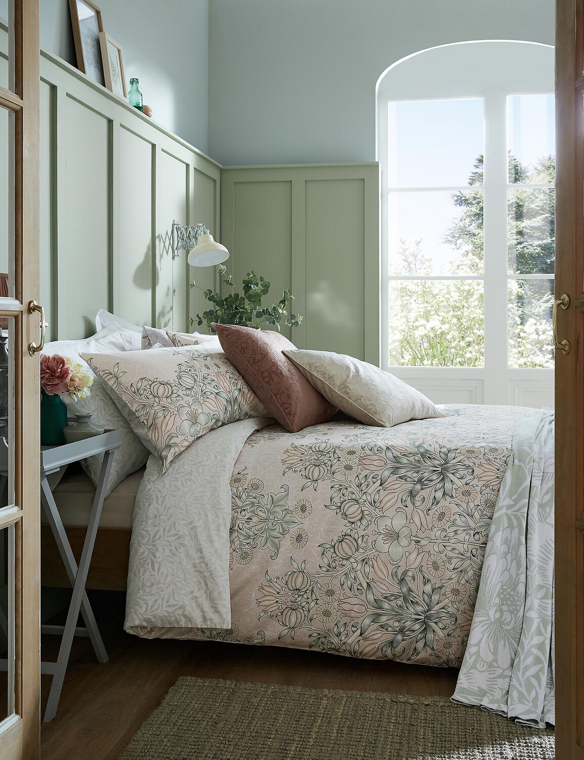 

Комплект постельного белья из чистого хлопка с лилиями и гранатом William Morris At Home, розовый
