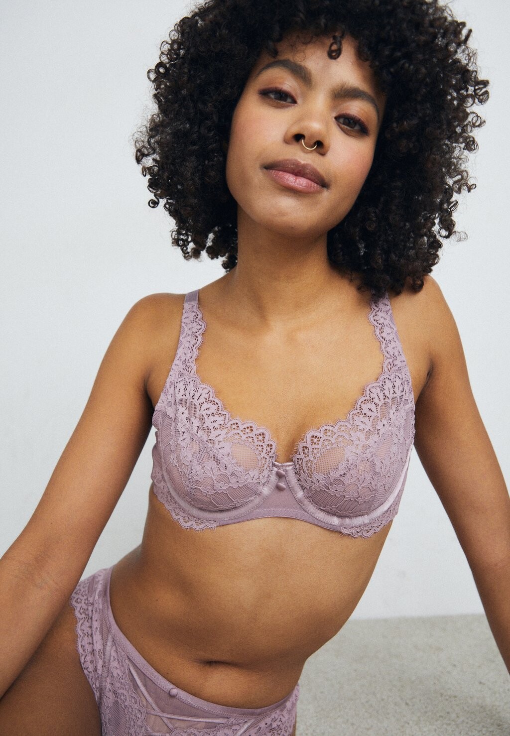 

Бюстгальтер на косточках Hunkemöller DAISY, розовый