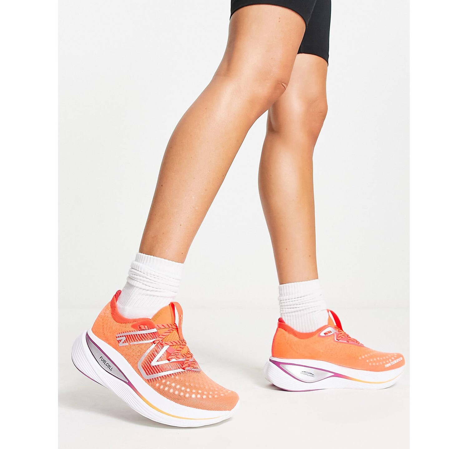 

Красные кроссовки New Balance Running Supercomp