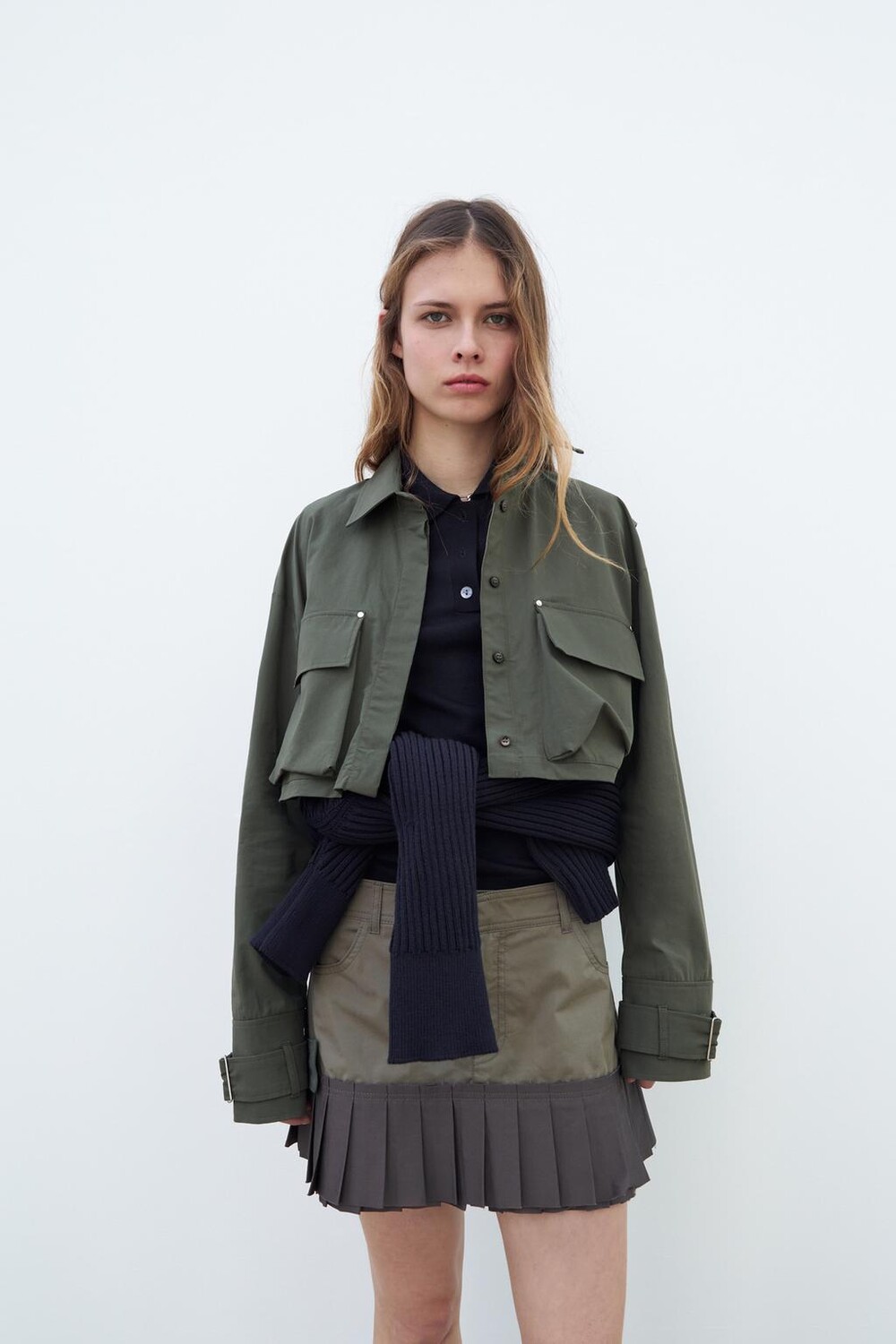 

Укороченная рубашка из ткани габардина ZARA, хаки
