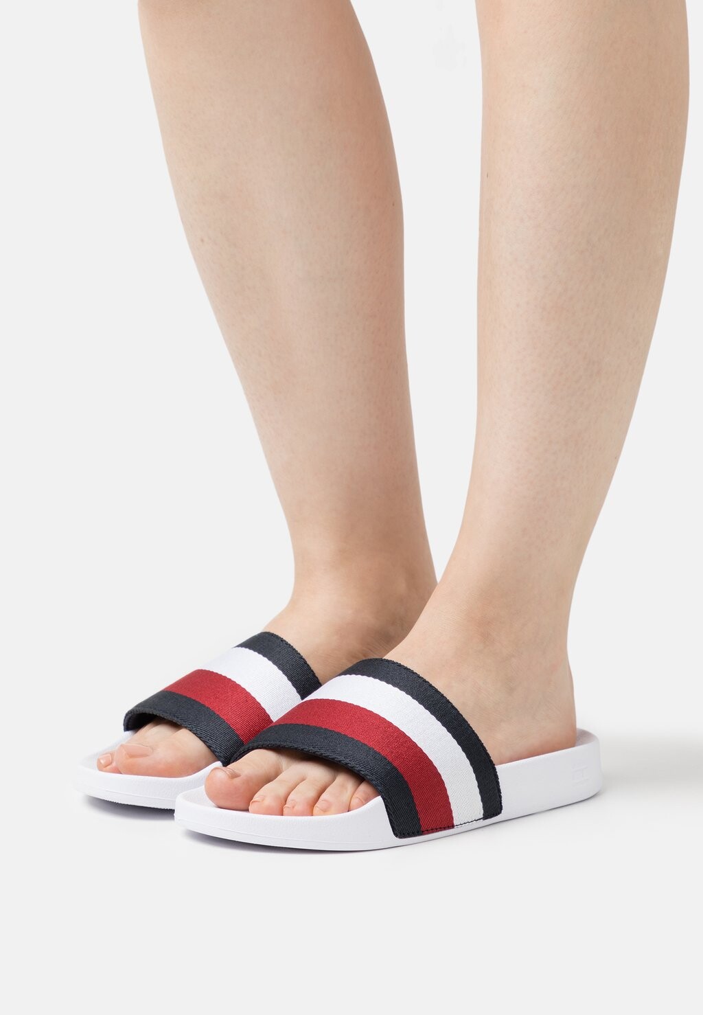 

Шлепанцы Tommy Hilfiger, белый
