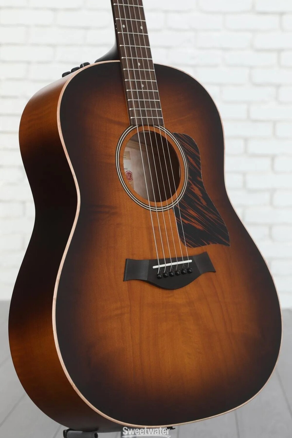 

Акустико-электрическая гитара Taylor American Dream AD27e Flametop - Woodsmoke