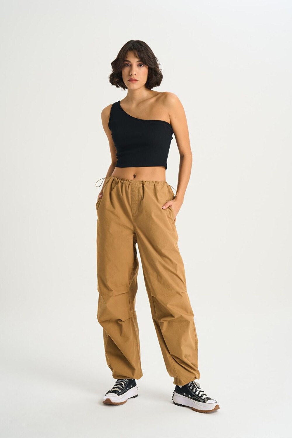 

Женские джинсовые брюки Camel Parachute C 4807-008 CROSS JEANS