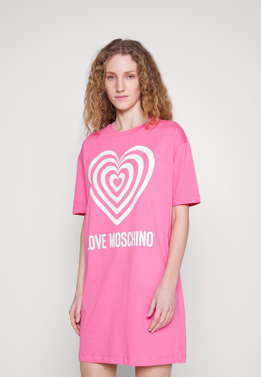 

Летнее платье Love Moschino