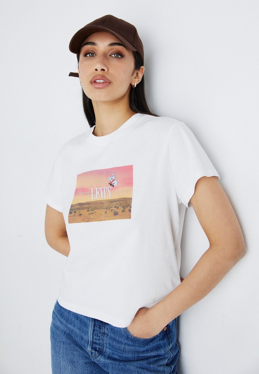 

Футболка с принтом GRAPHIC CLASSIC TEE Levi's, цвет bright white