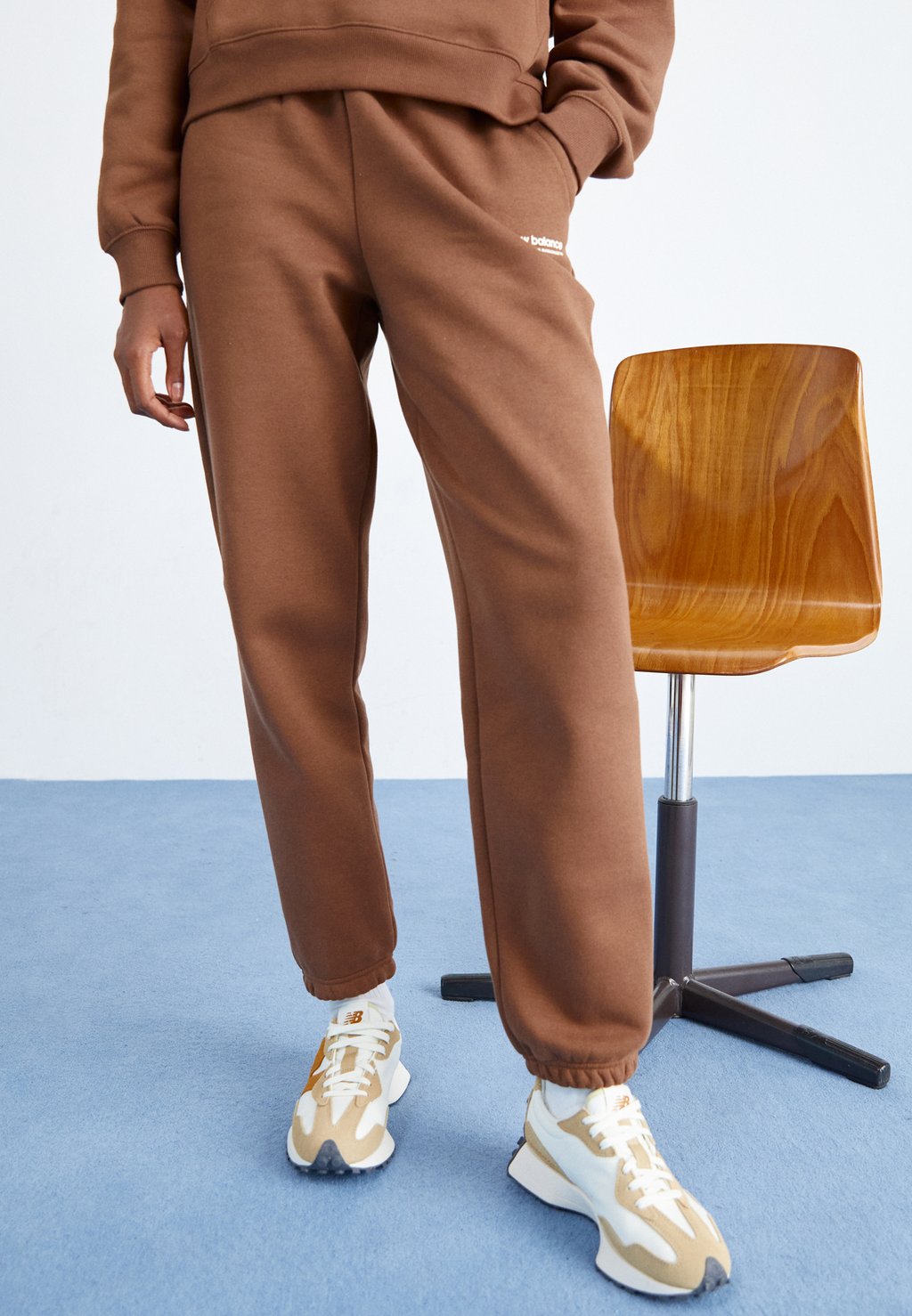 Спортивные брюки Linear Heritage Brushed Back New Balance, цвет pinecone