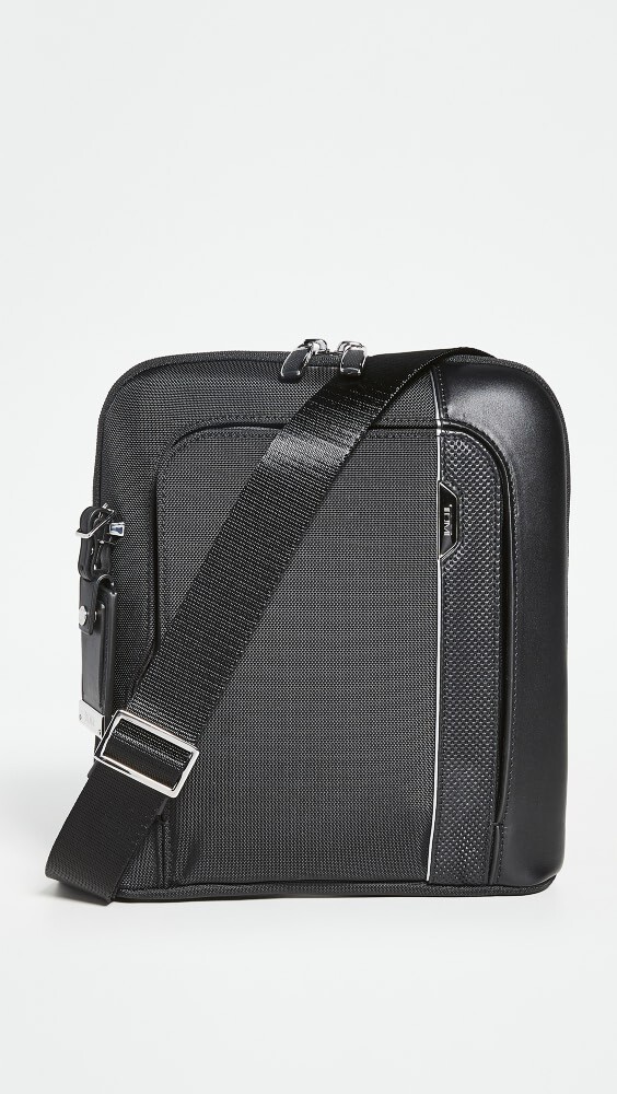 

Сумка TUMI Arrive' Olten Crossbody, черный