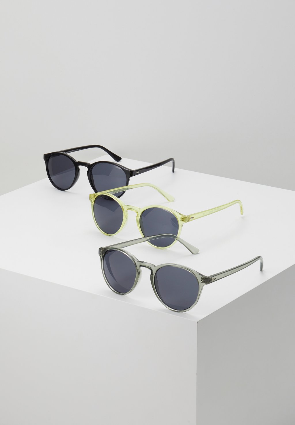 Солнцезащитные очки CYPRES 3 PACK Urban Classics, цвет black/light grey/yellow