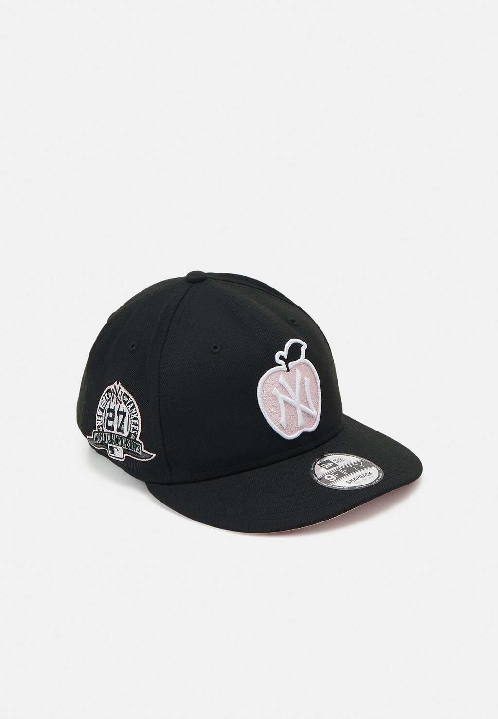 

Бейсболка New Era, черный