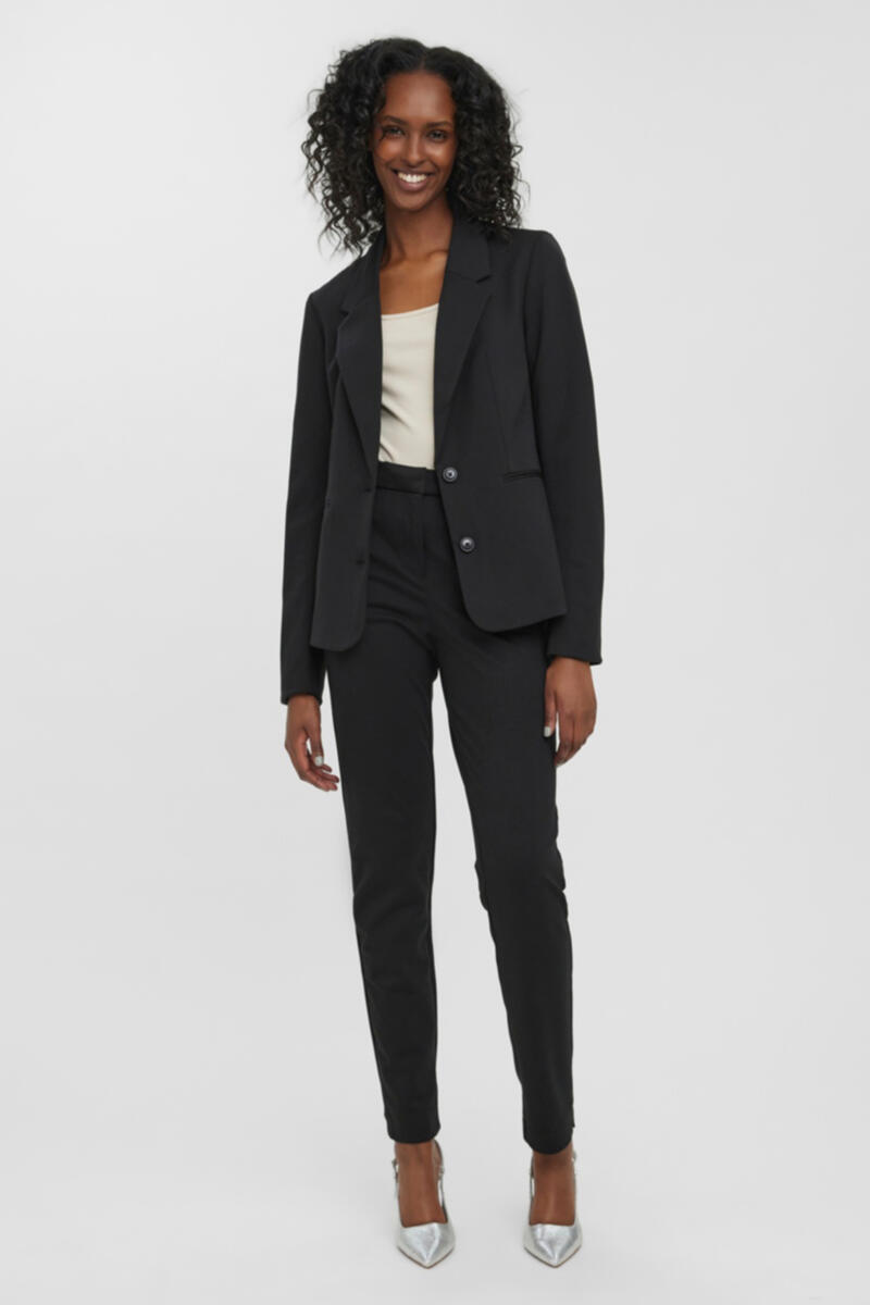 Женский пиджак с длинными рукавами и карманами Vero Moda, черный