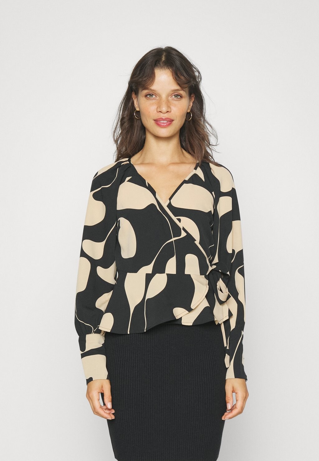 

Блузка Vero Moda Petite, черный
