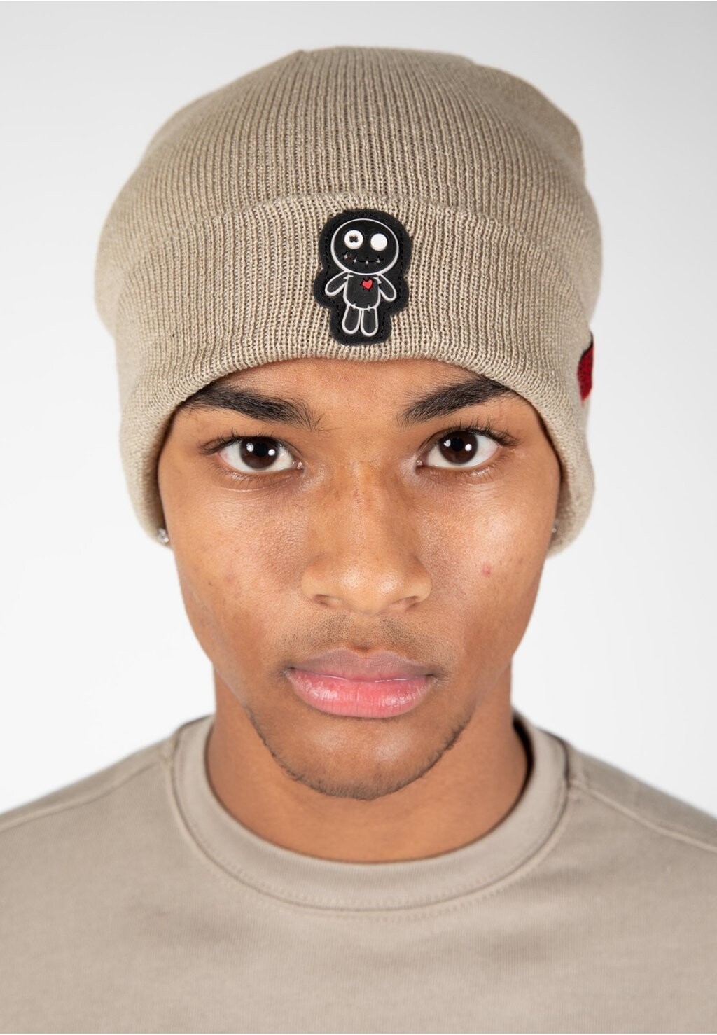 

Шапка VOODOO MUTS Wrong Friends, цвет taupe