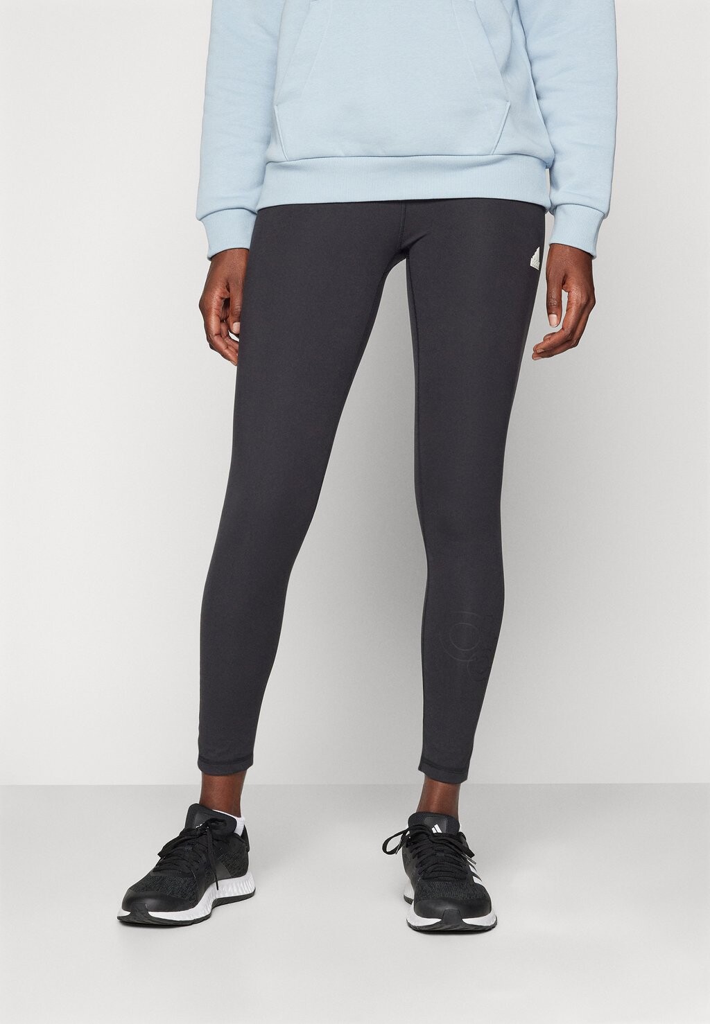 

Леггинсы PRINT HIGH-WAISTED adidas Sportswear, цвет black