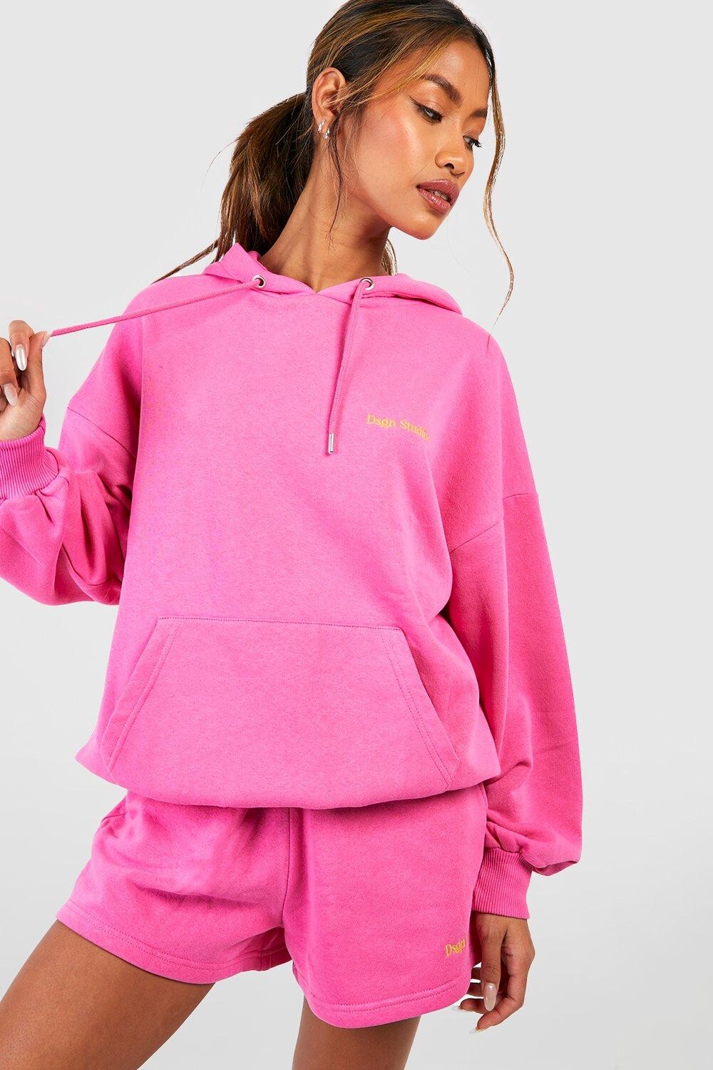 

Короткий спортивный костюм dsgn studio с вышивкой Boohoo, розовый