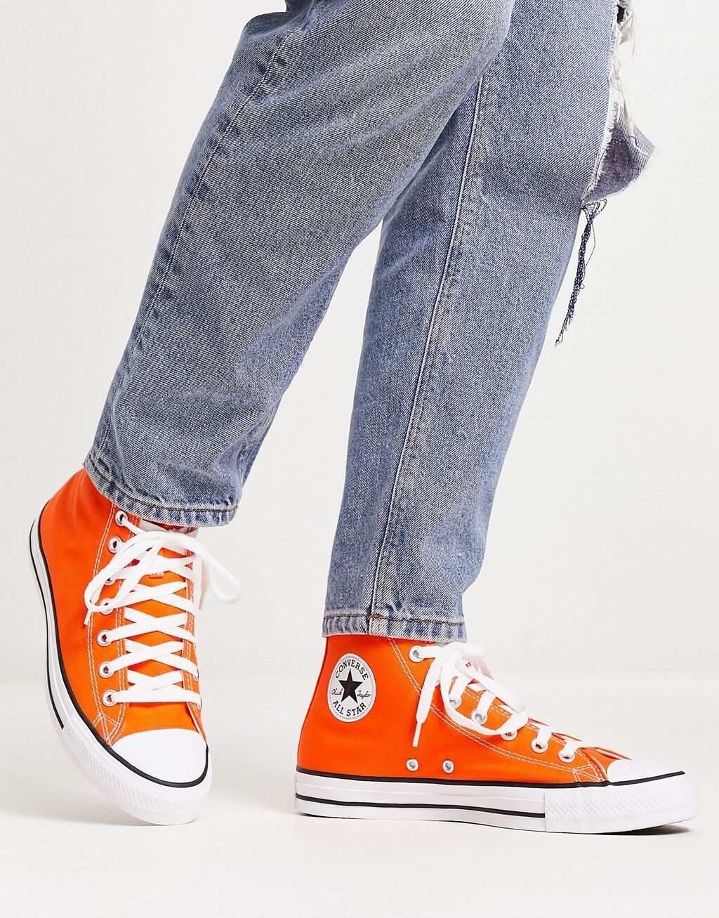 

Оранжевые кроссовки унисекс Converse Chuck Taylor All Star Hi