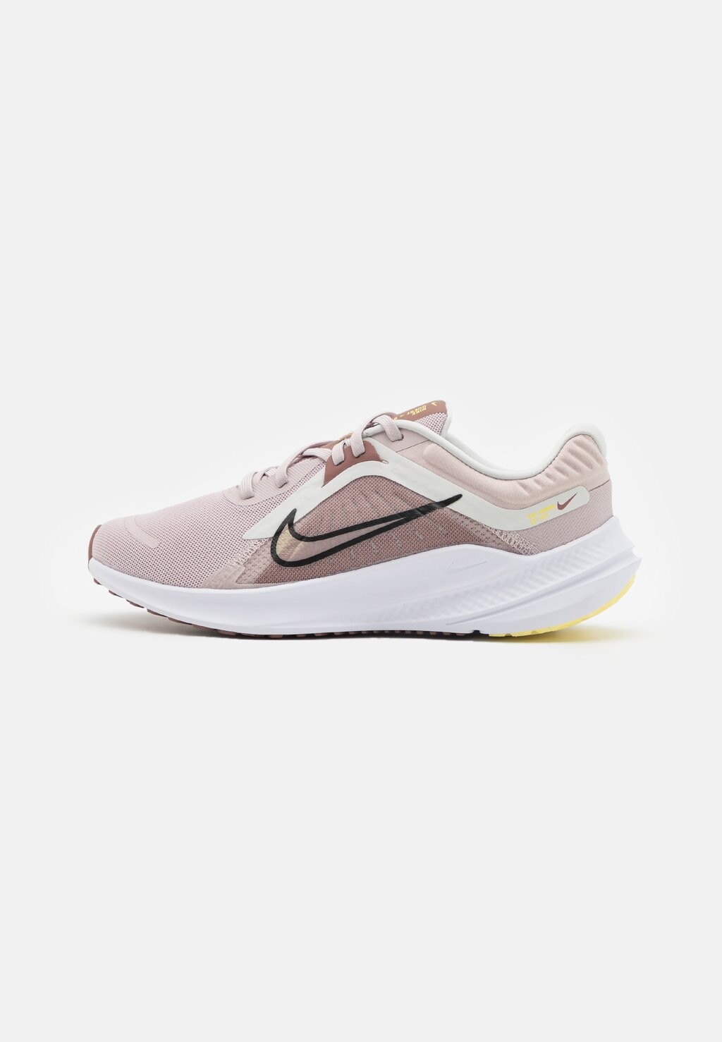 

Нейтральные кроссовки QUEST 5 Nike, цвет platinum violet/black/photon dust/smokey mauve/white/soft yellow