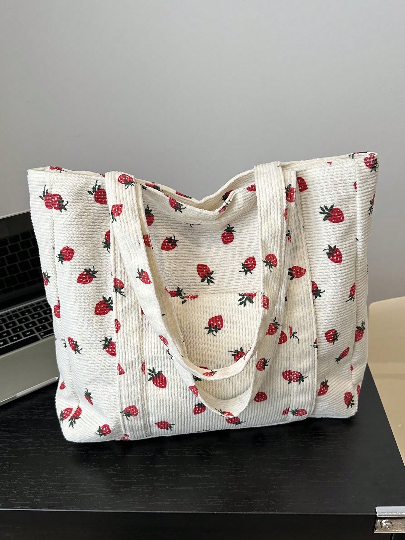 цена 1 шт. минималистичная модная тканевая сумка-тоут с принтом и молнией, белый