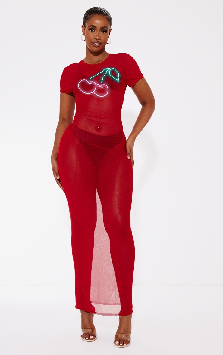 

PrettyLittleThing Красное сетчатое платье макси с вишневым принтом Shape