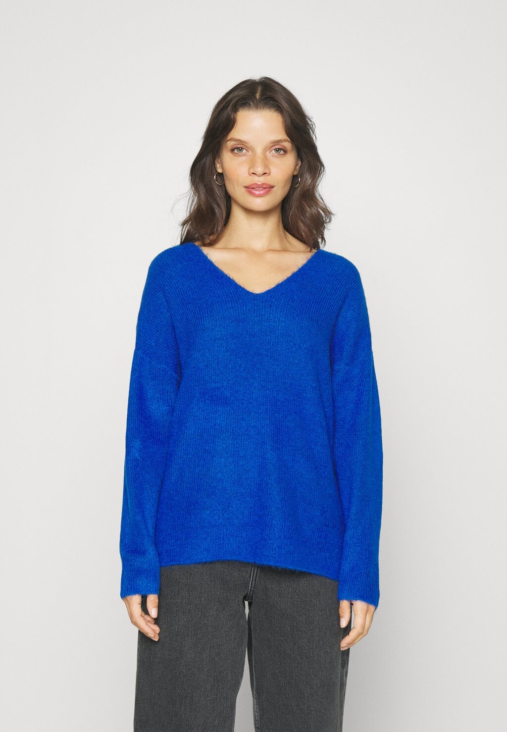 

Свитшот Vero Moda Petite VMCREWLEFILE V NECK, цвет beaucoup blue melange