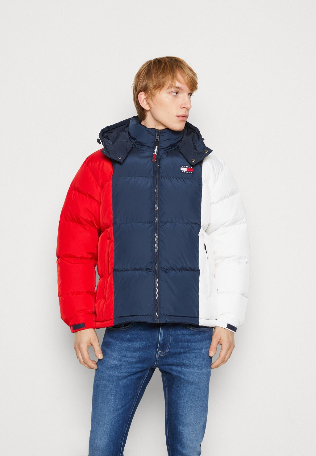 

Пуховик Tommy Jeans