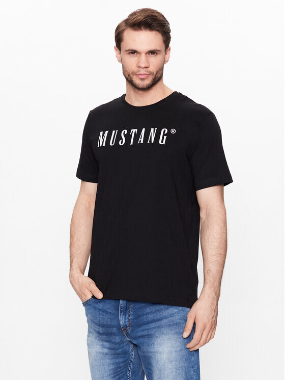 

Футболка стандартного кроя Mustang, черный