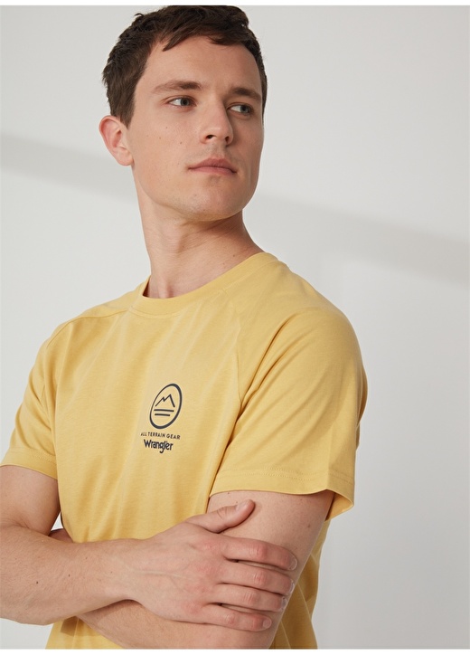 цена Светло-коричневая мужская футболка с круглым вырезом Wrangler