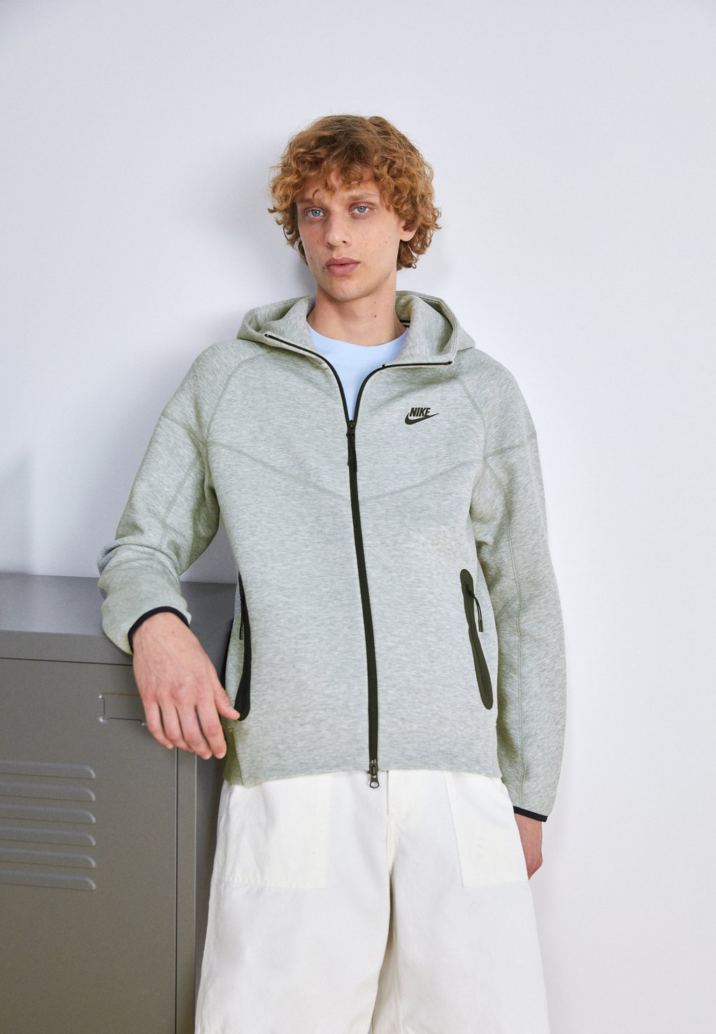 Nike zip Hoodie Grey