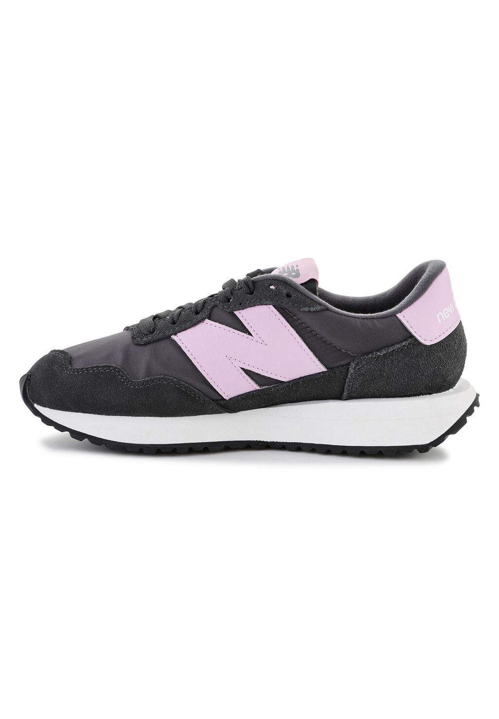 

Кроссовки New Balance