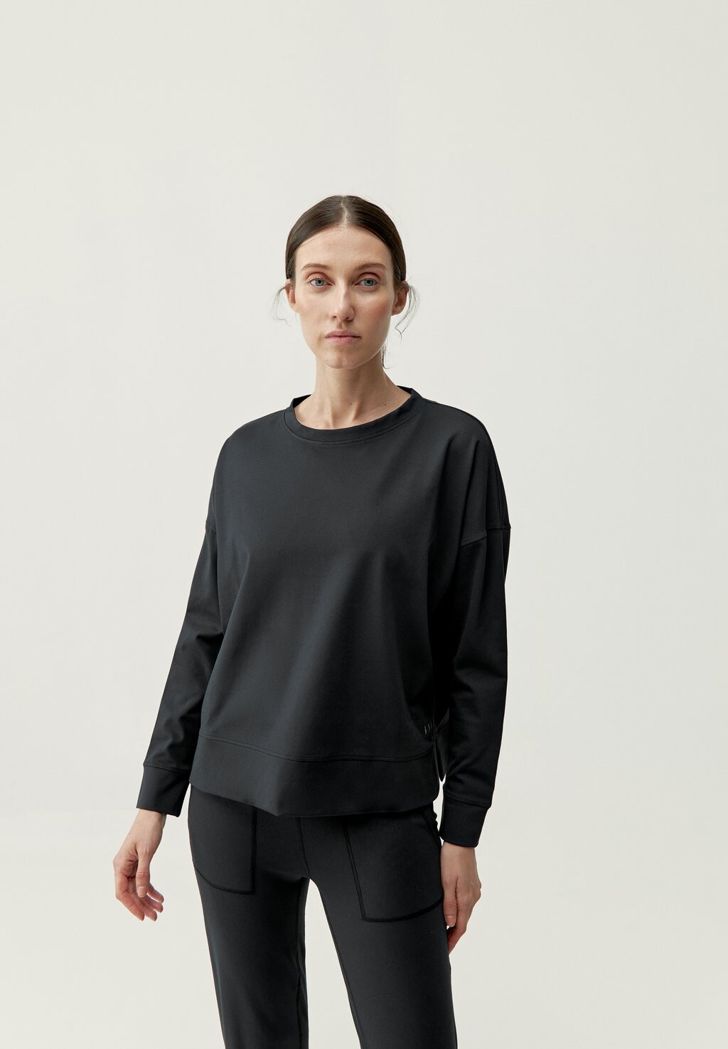 

Толстовка DABA Born Living Yoga, цвет black