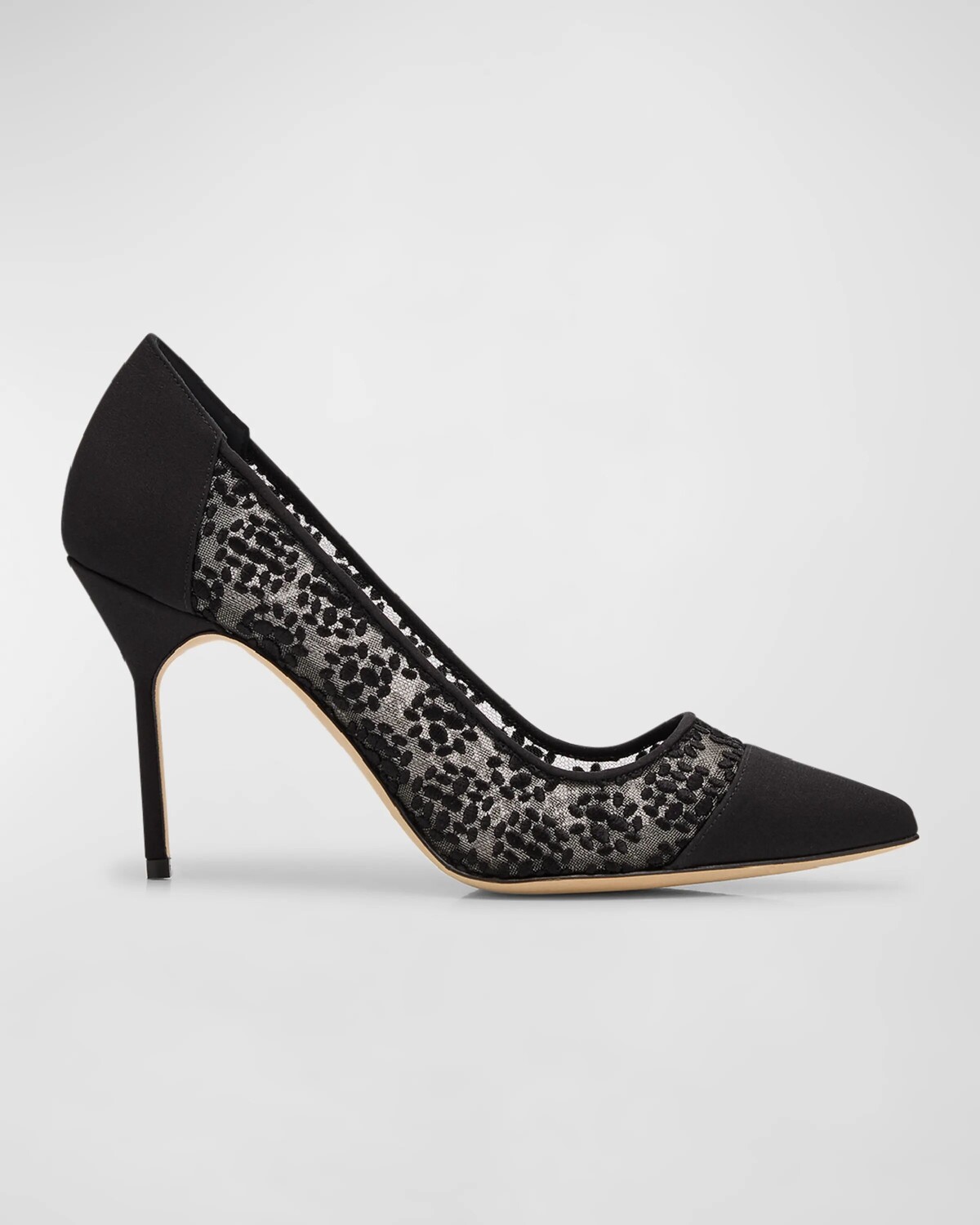 

Кружевные туфли Capcour с закрытым носком Manolo Blahnik, черный