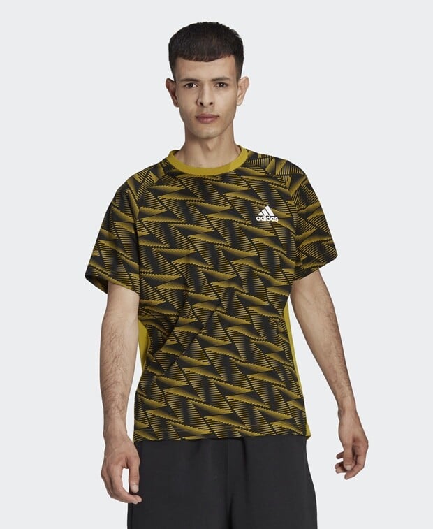 

Футболка adidas Sportswear, зеленый