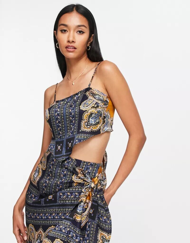 

Топ с запахом и принтом Urban Threads Paisley (входит в комплект)