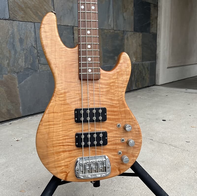 

Басс гитара USED G&L L2000 Bass