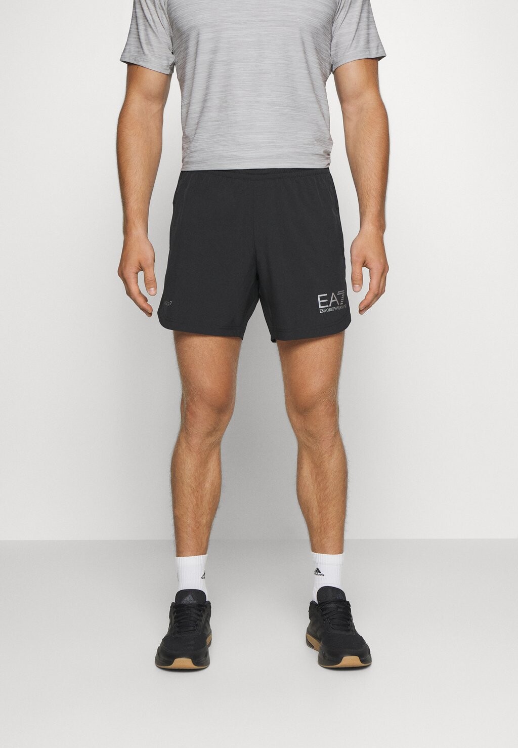 

Спортивные шорты Armani Emporio