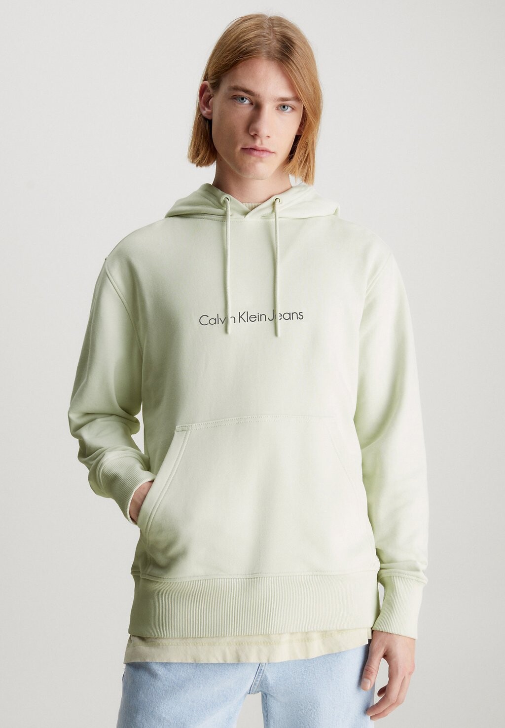 

Толстовка с капюшоном Calvin Klein Jeans, молочный