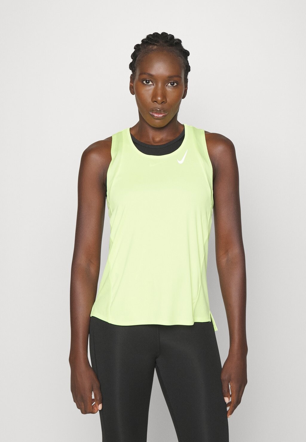 

Топ Nike