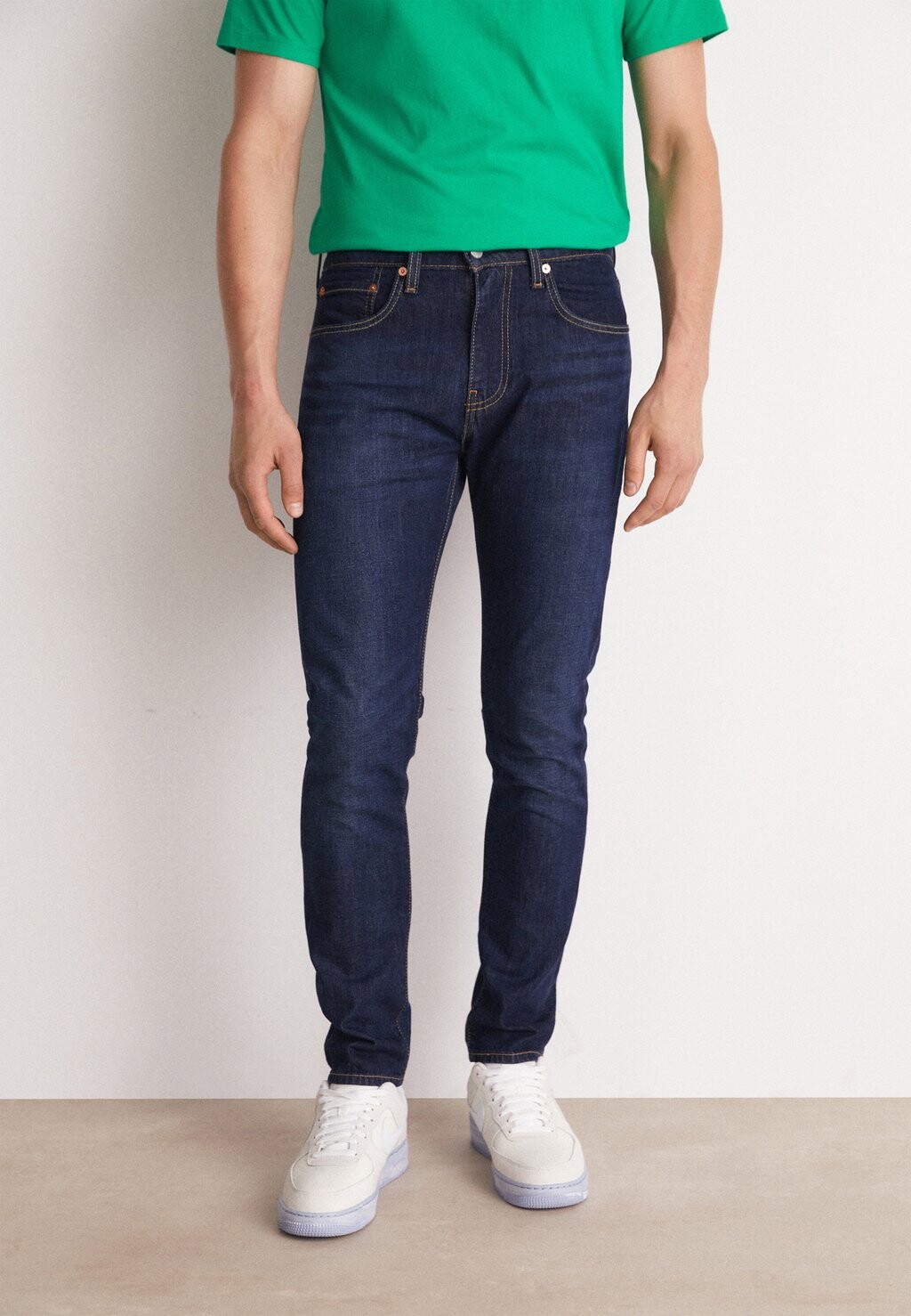 

Зауженные джинсы Levi's Taper, темно-синий