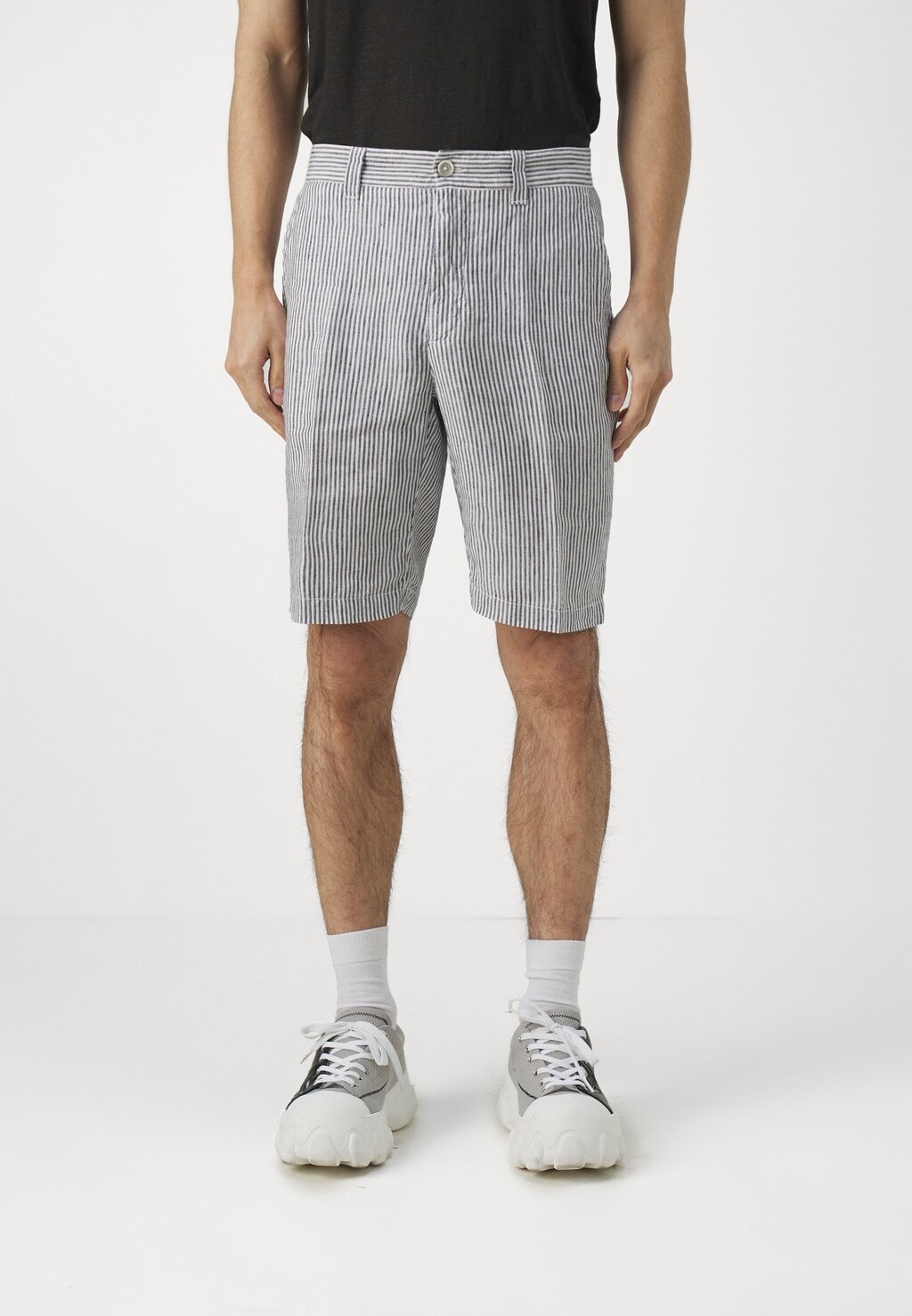 

Шорты MEN BERMUDA 120% Lino, цвет fantasia navy