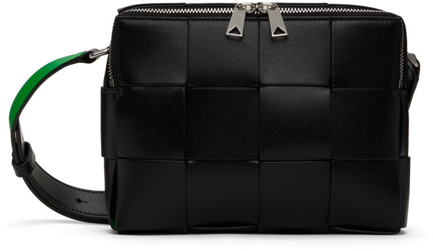 

Черная сумка-кассета Bottega Veneta, цвет Black/Parakeet