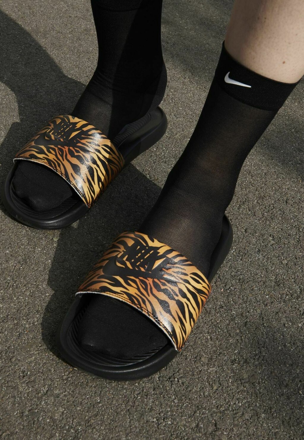 

Шлепанцы Nike, черный